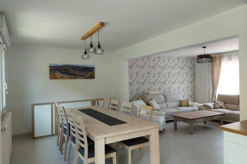 Monthermé Gite En Bord De Meuse מראה חיצוני תמונה